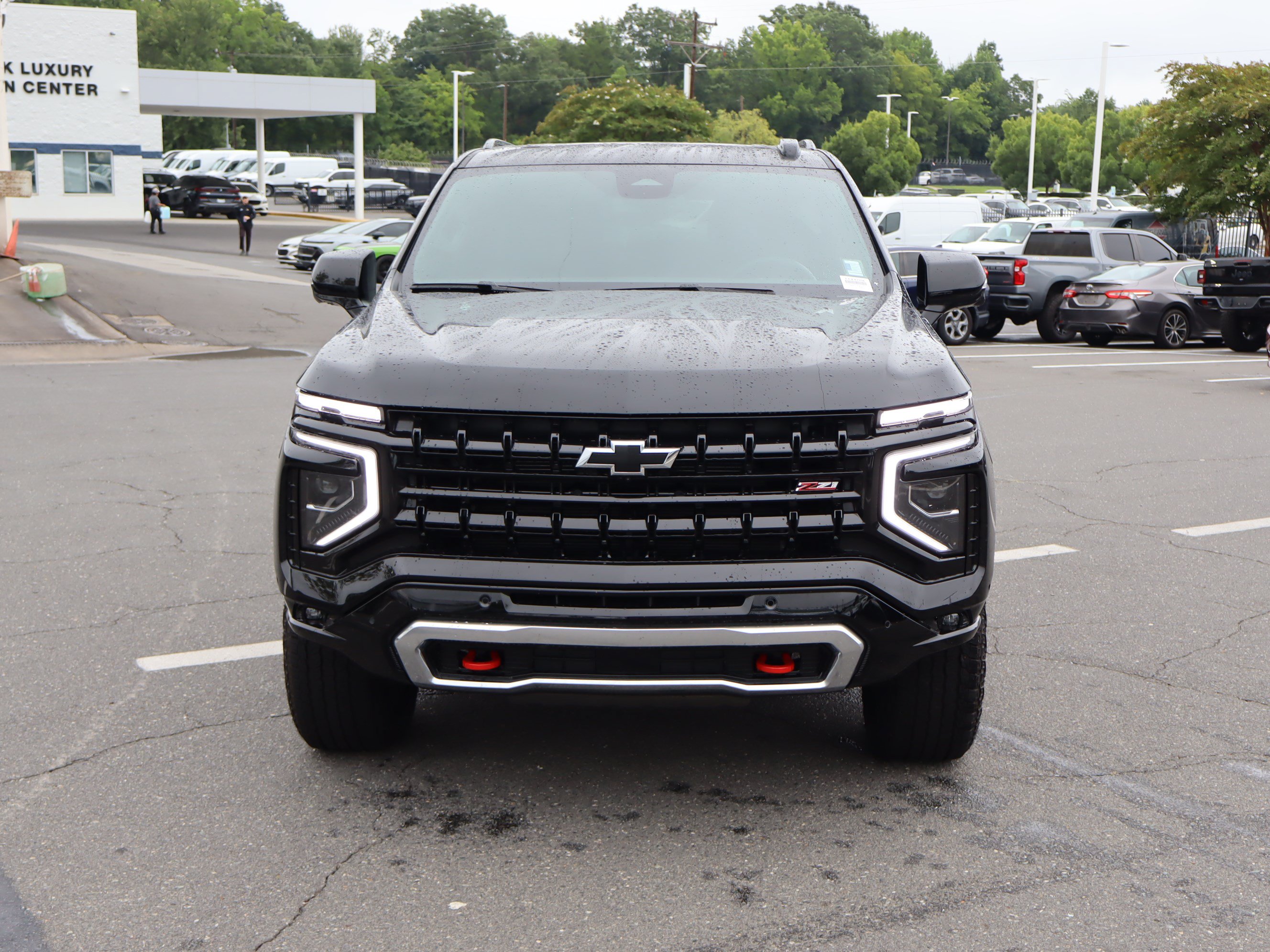 Used 2026 Chevrolet Suburban Z71 w/ Comfort Package AWD/4WD image 3