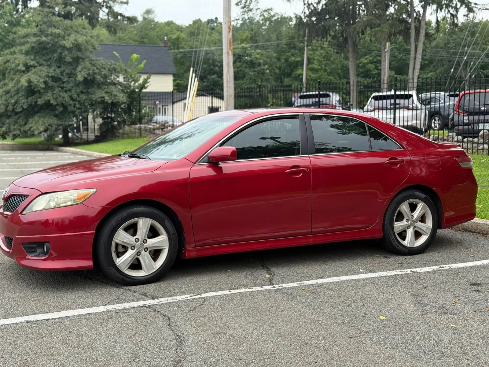 Used 2011 Toyota Camry SE w/ SE Extra-Value Pkg #1 FWD image 8