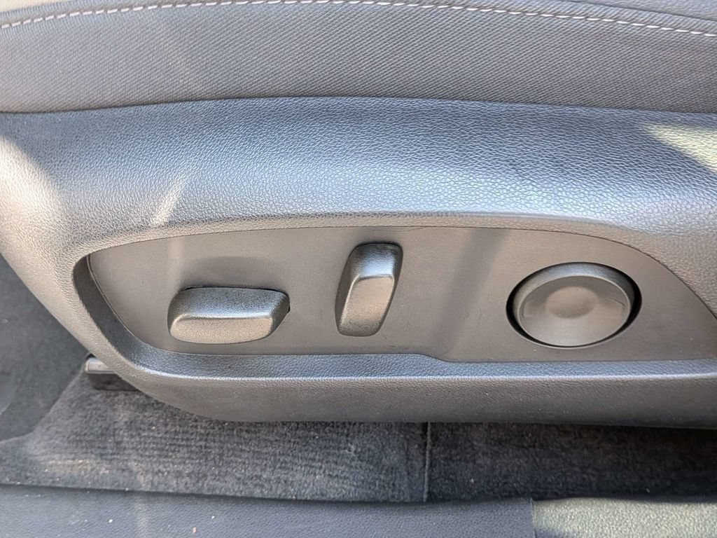 Used 2025 Chevrolet Equinox LT w/ Convenience Package II FWD image 21