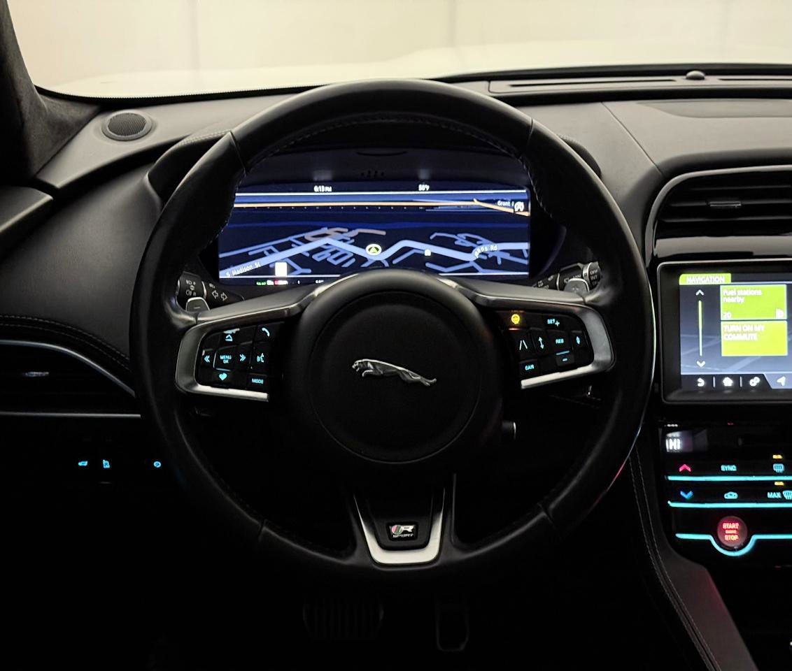 Used 2019 Jaguar F-PACE R-Sport image 35
