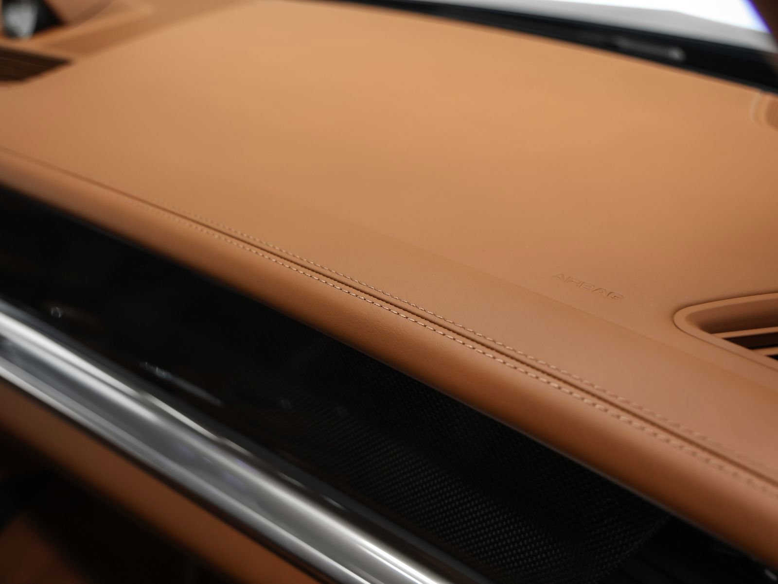 Used 2023 Porsche Panamera GTS image 31