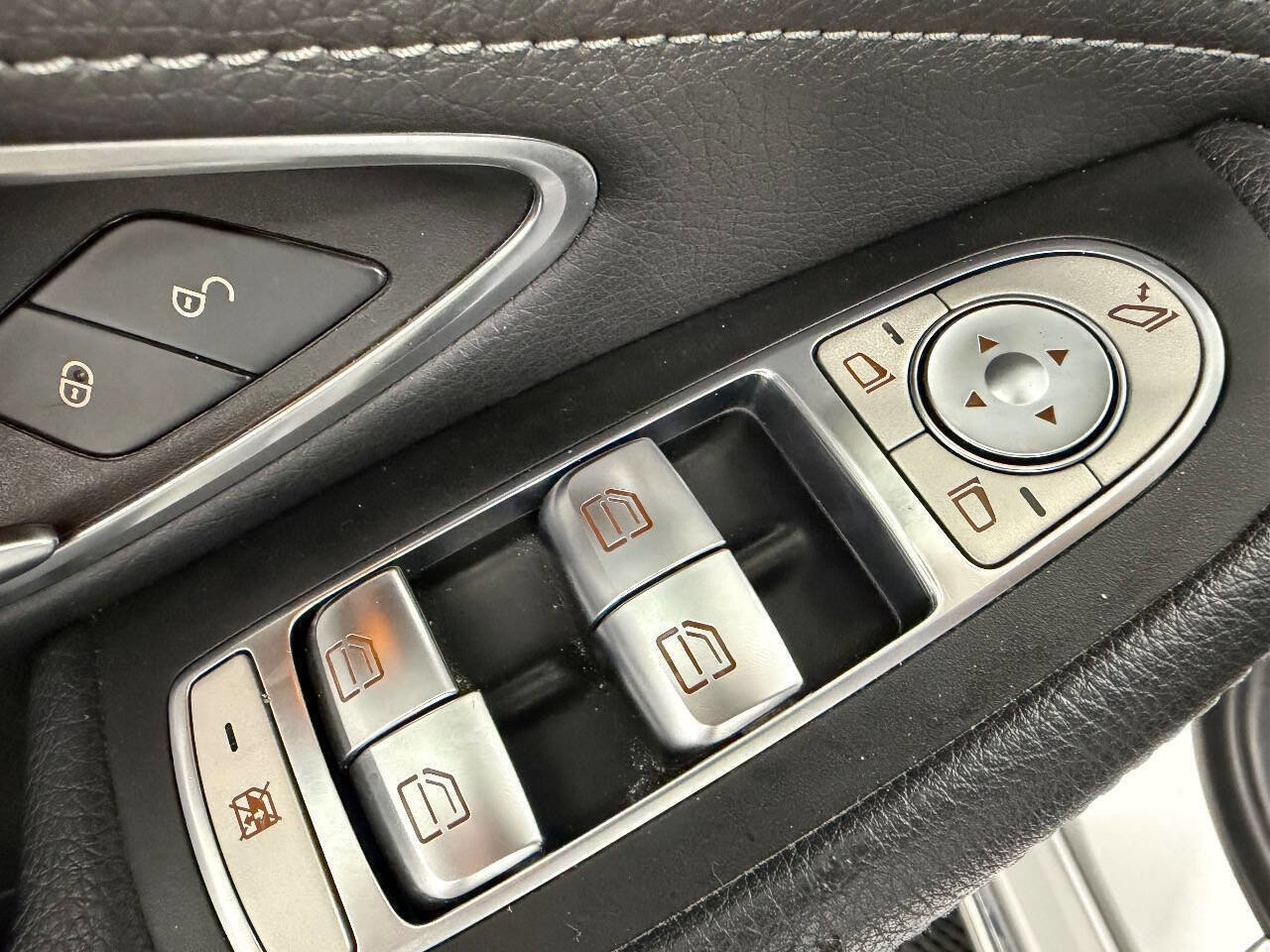 Used 2016 Mercedes-Benz C 300 4MATIC Sedan image 23