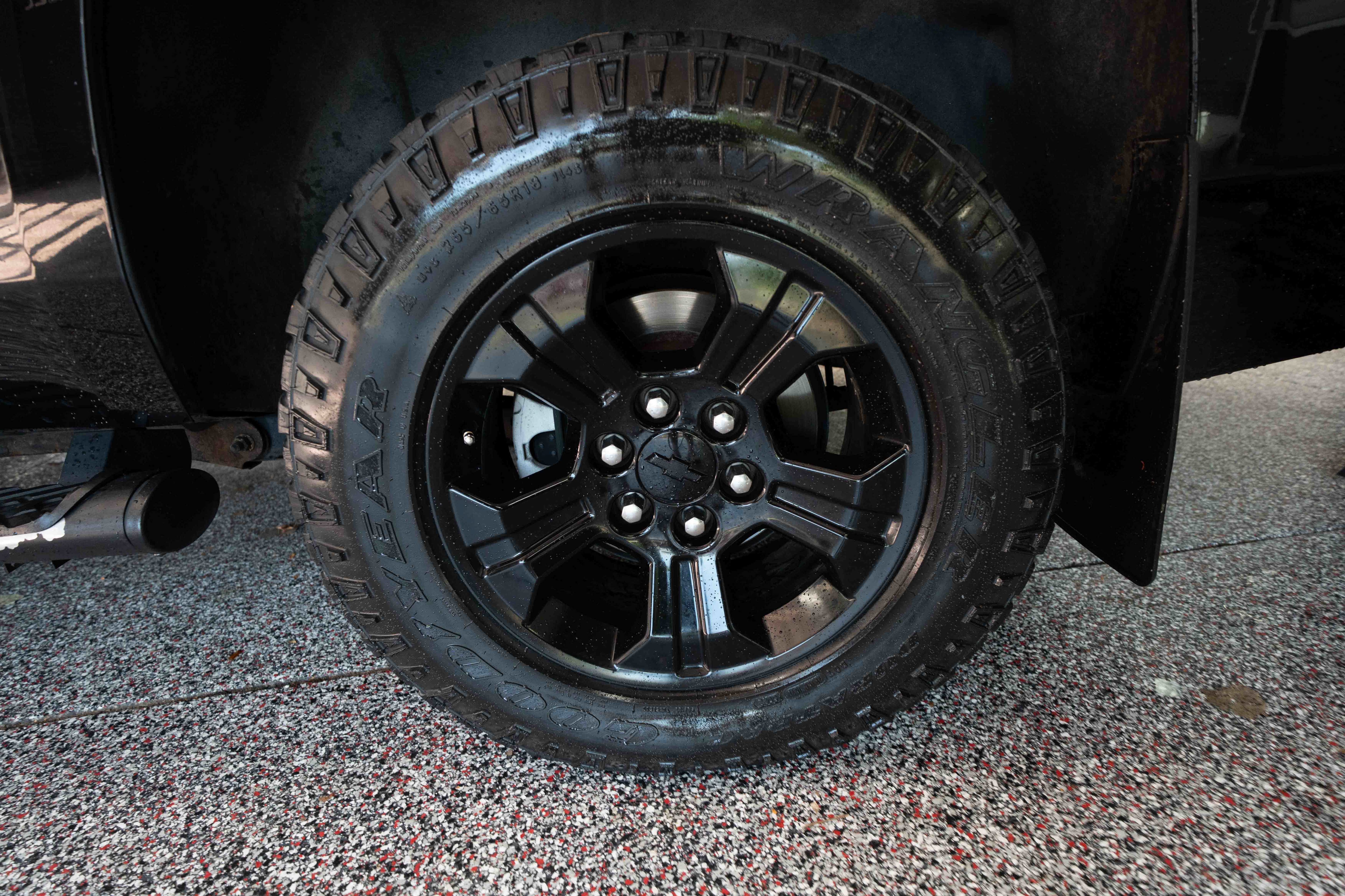 Used 2018 Chevrolet Tahoe LT w/ Z71 Midnight Edition AWD/4WD image 29