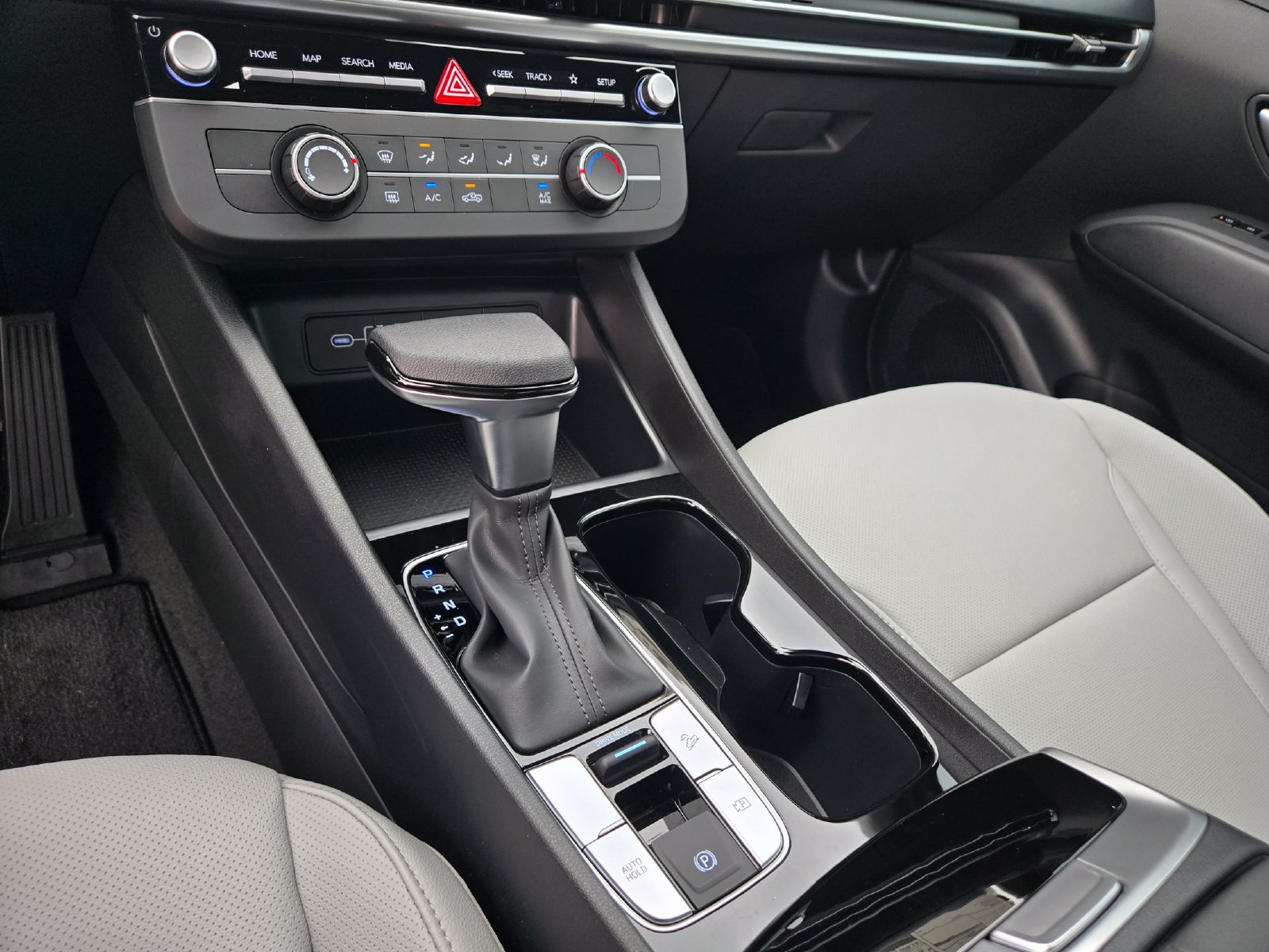 New 2027 Hyundai Santa Cruz SE FWD image 14