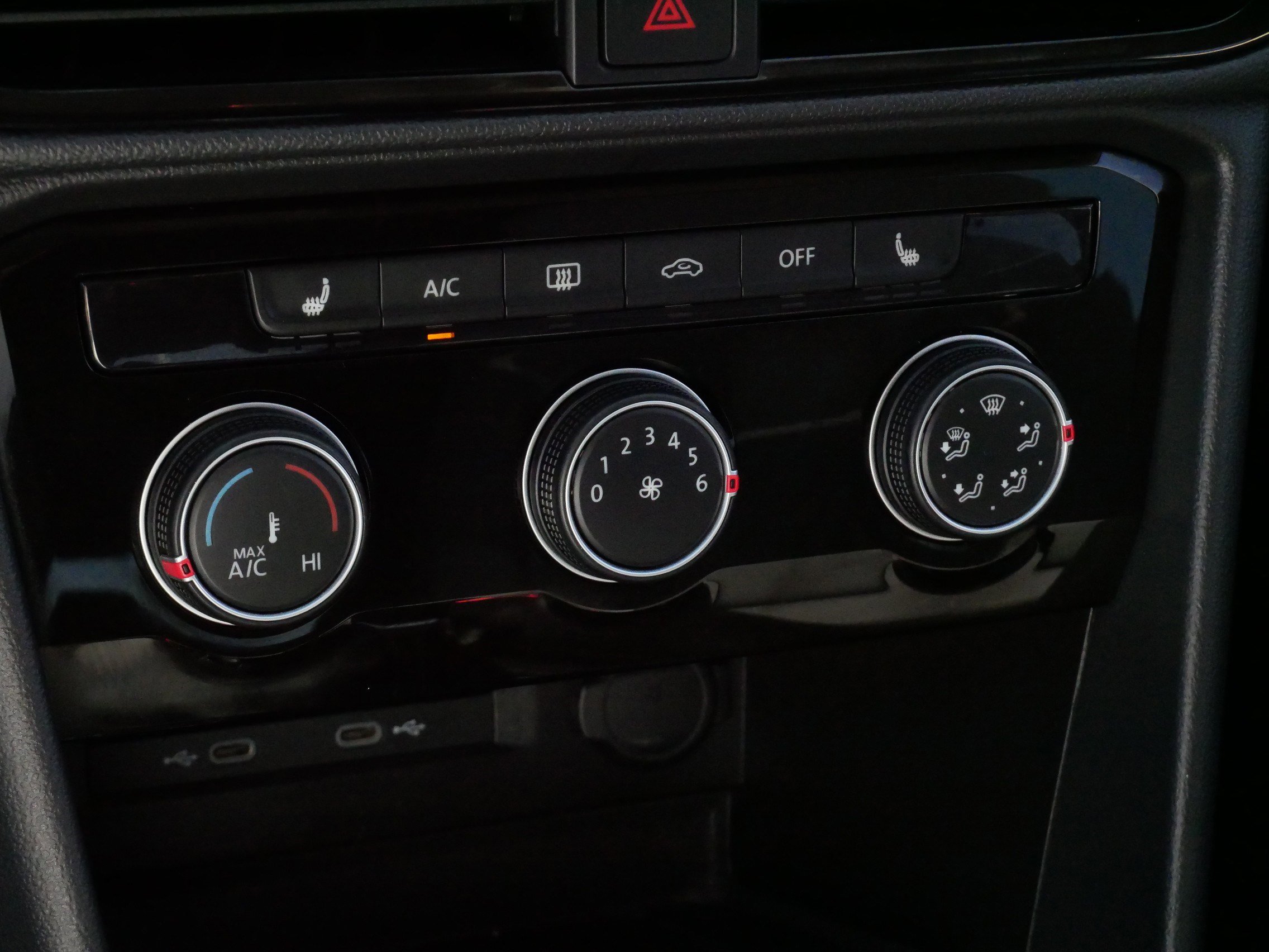 Certified 2023 Volkswagen Taos SE w/ Black Wheel Package image 23