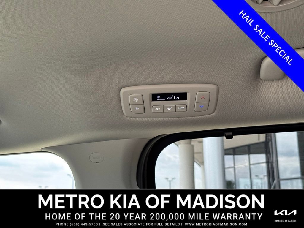 Used 2026 Kia Carnival EX FWD image 29