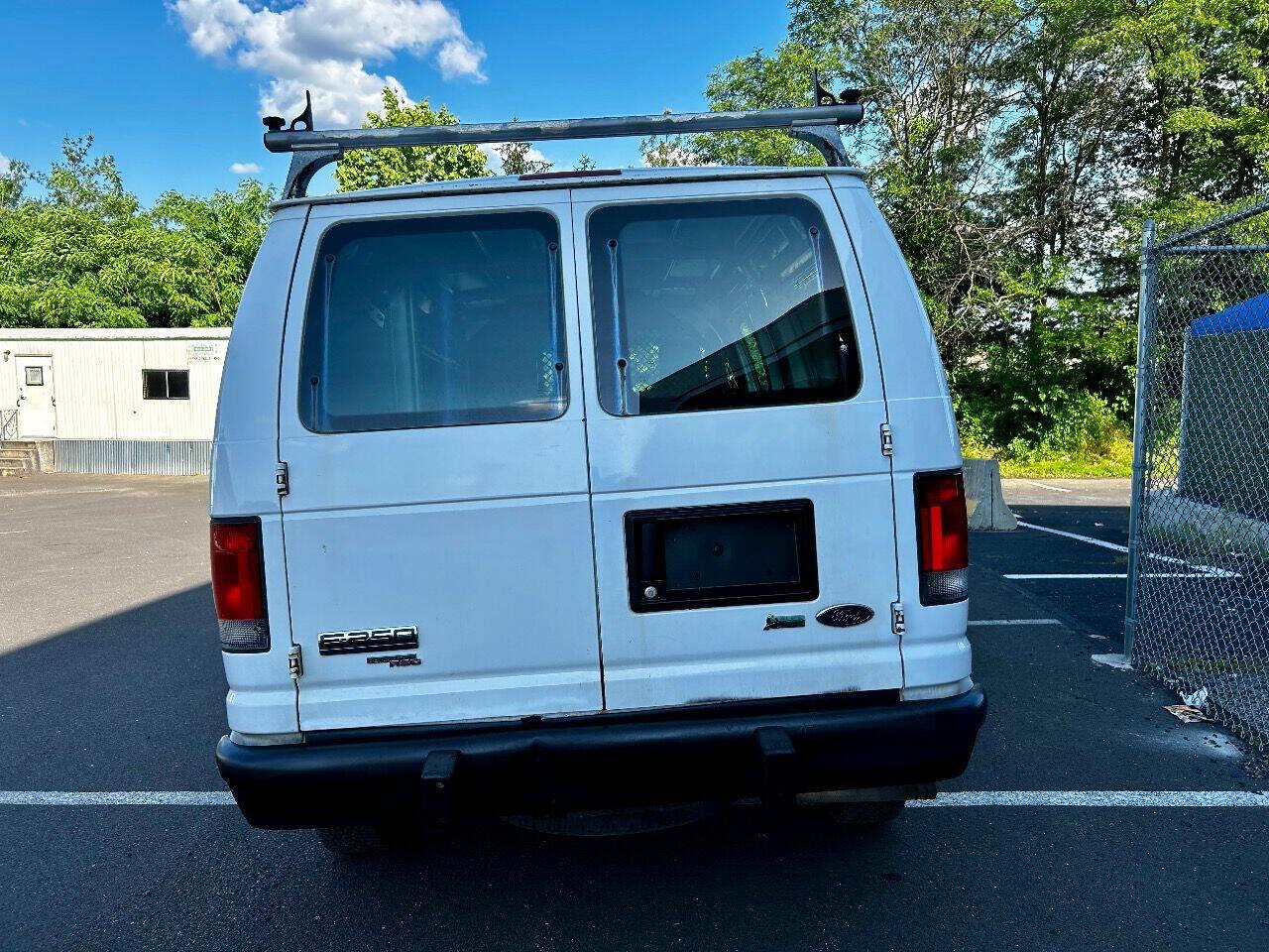 Used 2014 Ford E-250 and Econoline 250 w/ Power Group RWD image 4