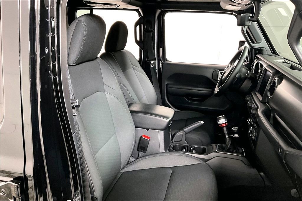 Used 2023 Jeep Gladiator Willys image 7