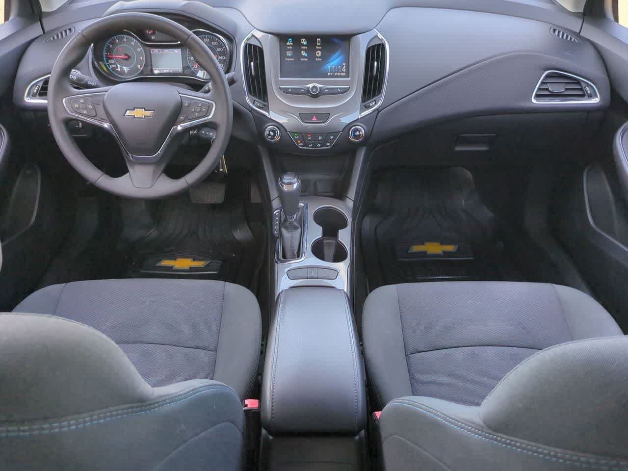 Used 2017 Chevrolet Cruze LT FWD image 14