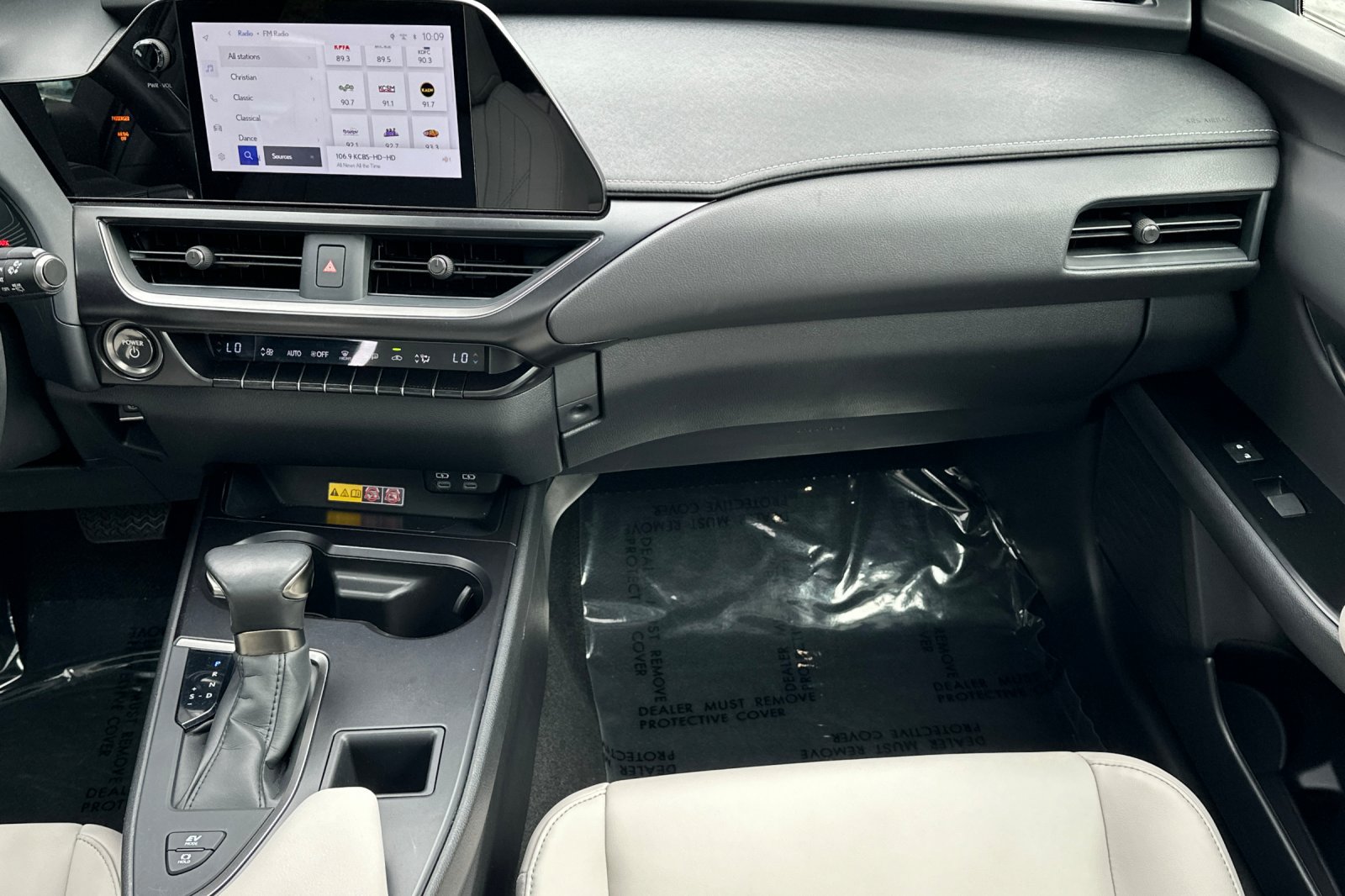Used 2024 Lexus UX 250h FWD image 31