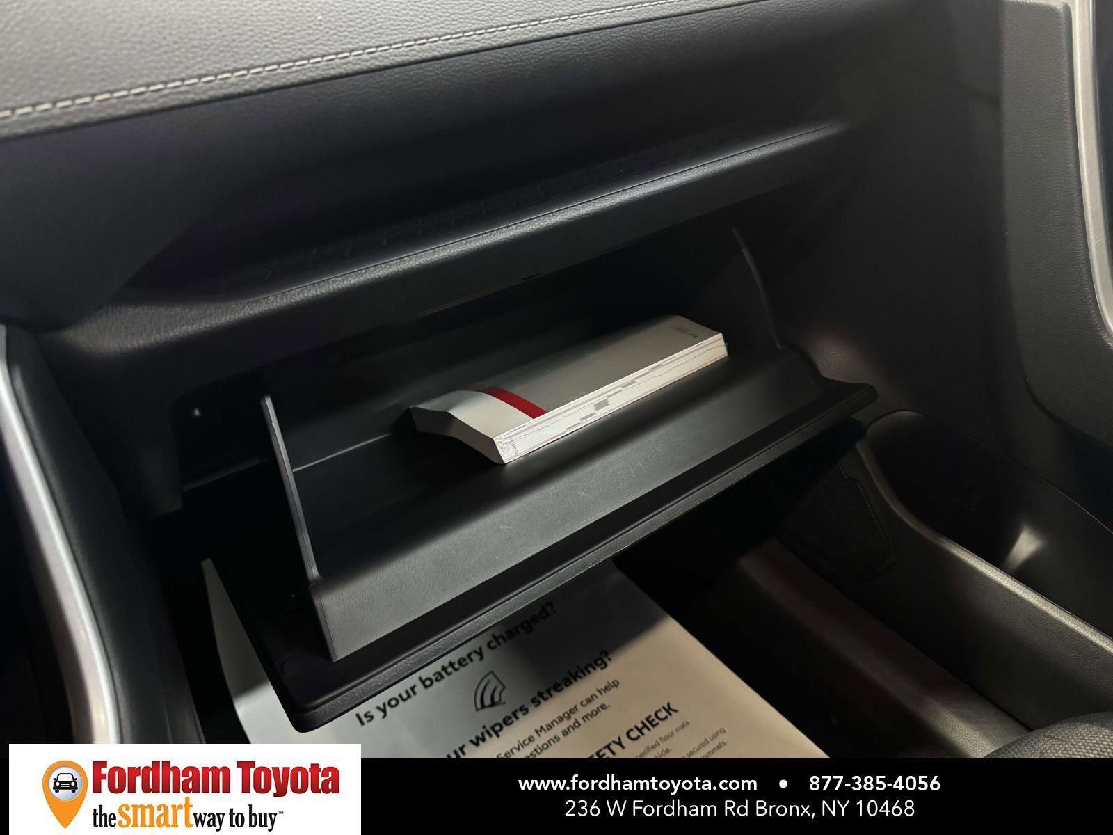 Used 2024 Toyota RAV4 XLE w/ Convenience Package image 30