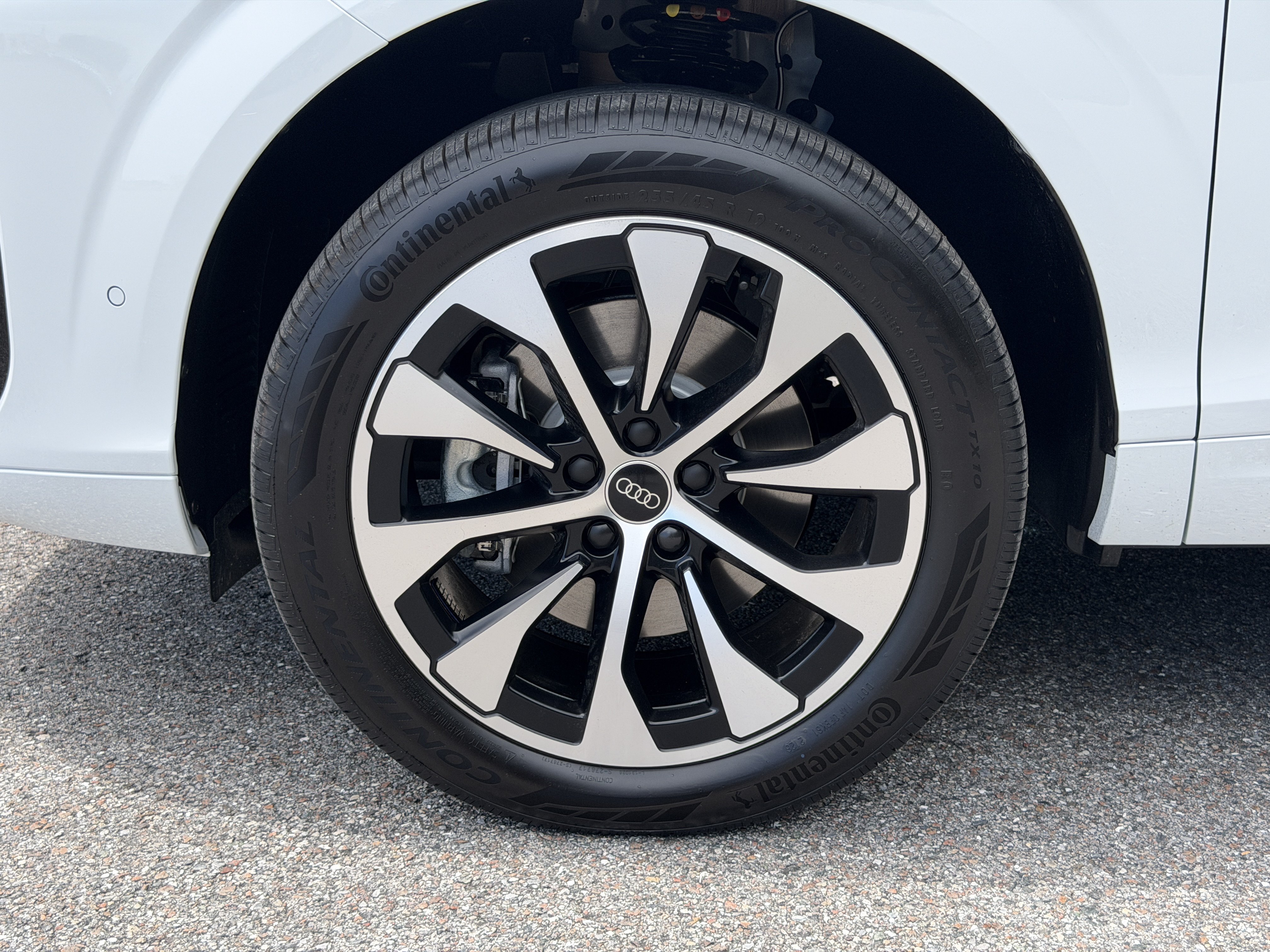 New 2026 Audi Q3 quattro 2.0T AWD/4WD image 37