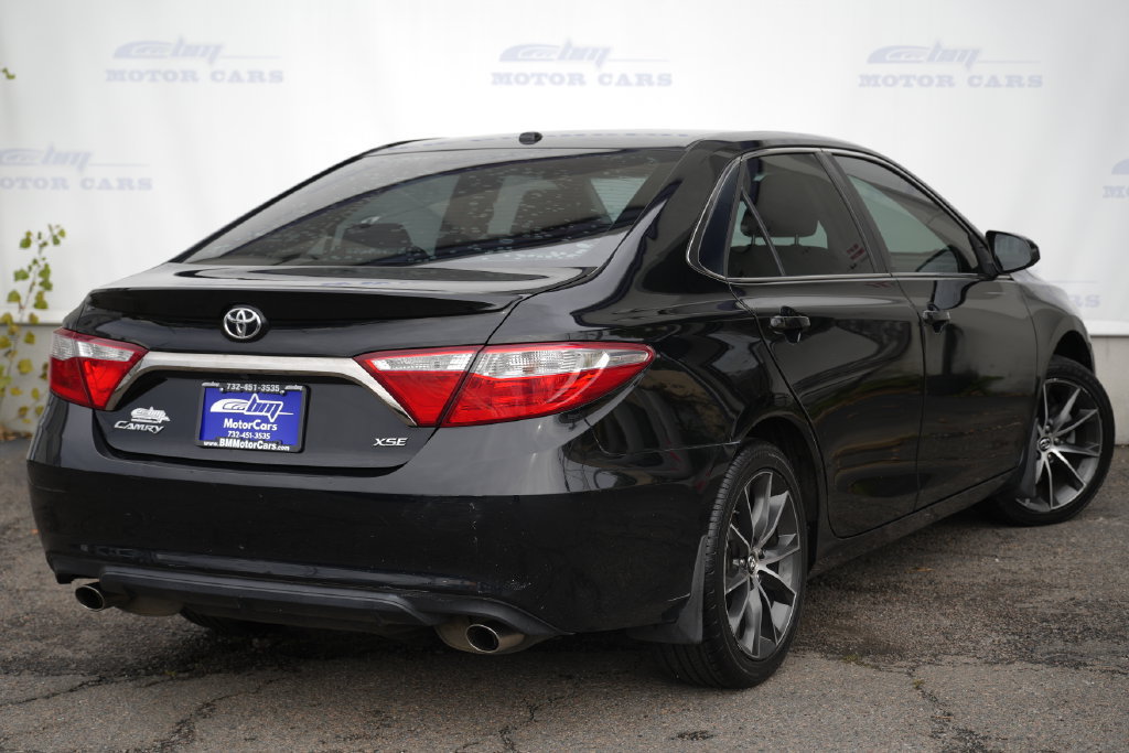Used 2015 Toyota Camry XSE FWD image 3