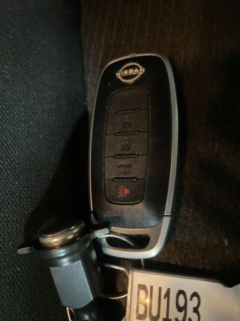 Used 2024 Nissan Rogue SV image 31