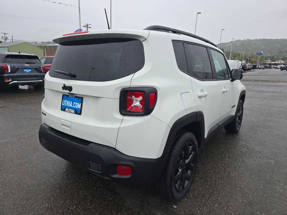 Used 2023 Jeep Renegade Altitude w/ Sun/Sound Group AWD/4WD image 5