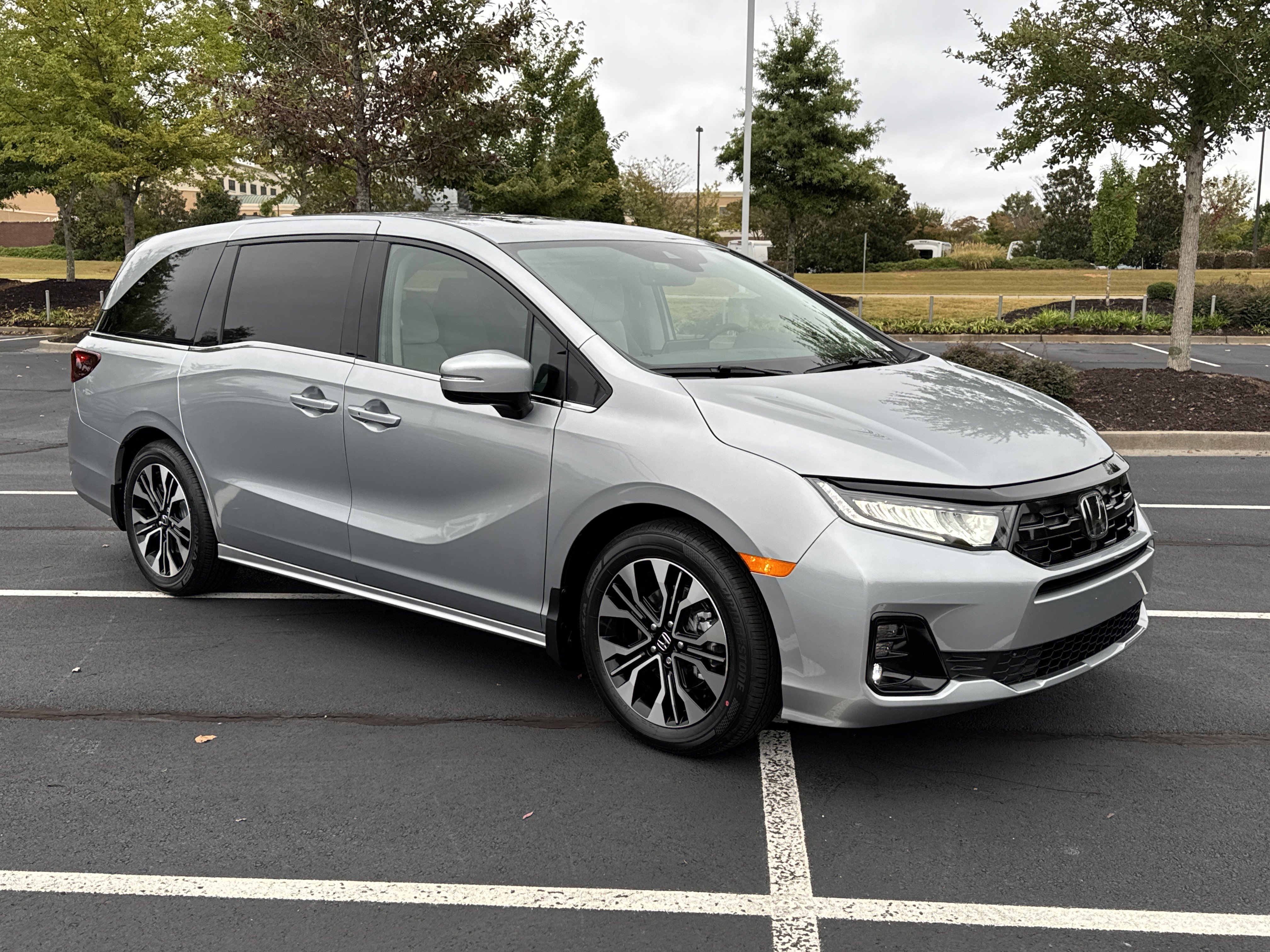 New 2026 Honda Odyssey Elite image 2
