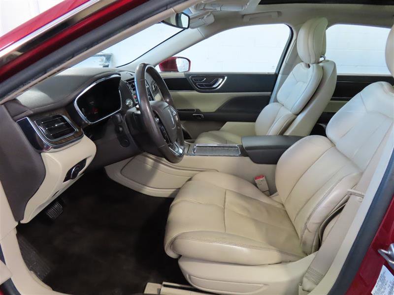 Used 2018 Lincoln Continental Select w/ Continental Climate Package AWD/4WD image 17