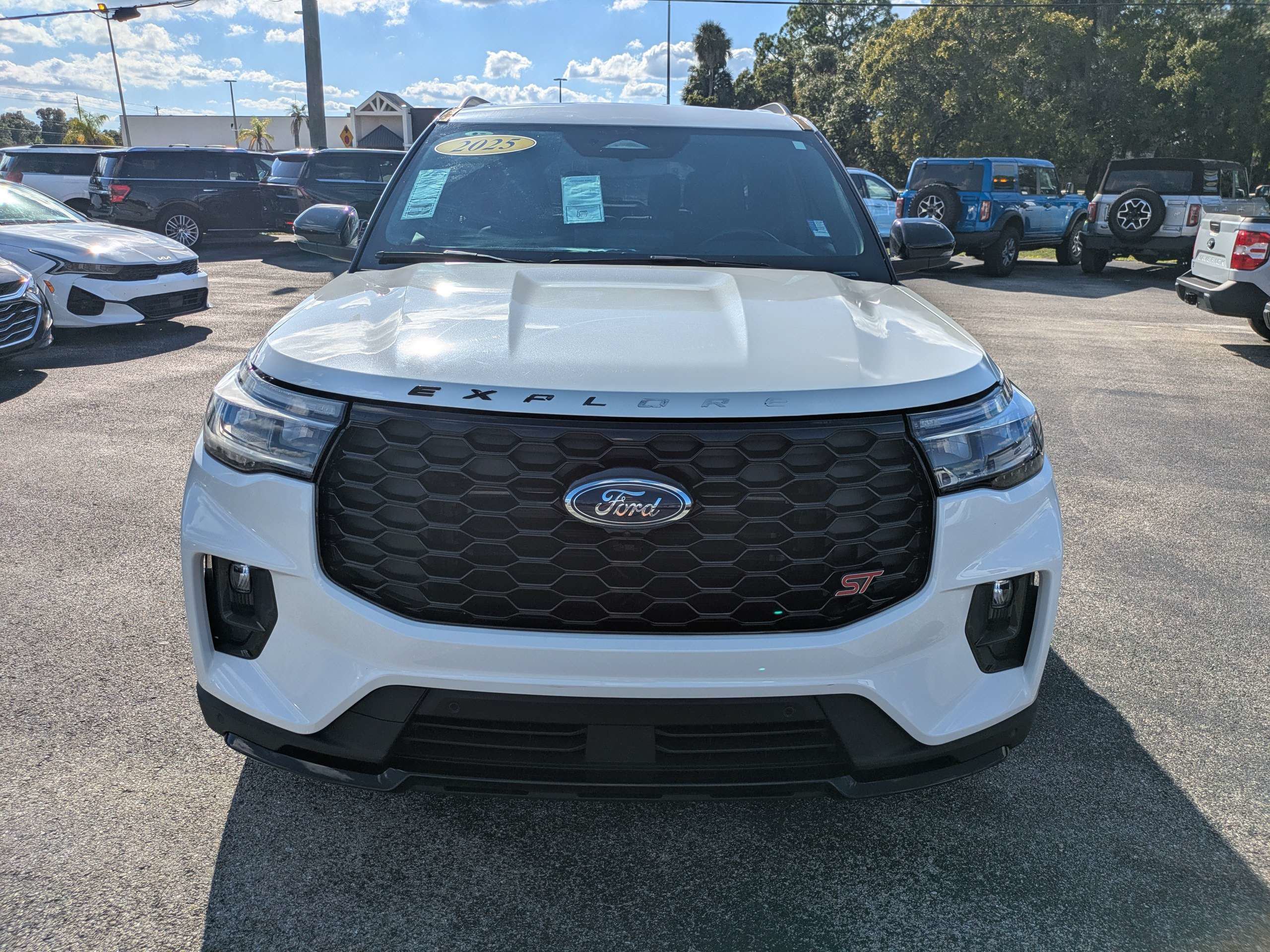 Used 2025 Ford Explorer ST AWD/4WD image 11