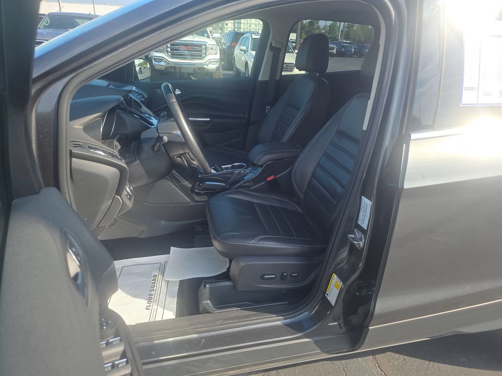 Used 2016 Ford Escape Titanium w/ Equipment Group 301A AWD/4WD image 20