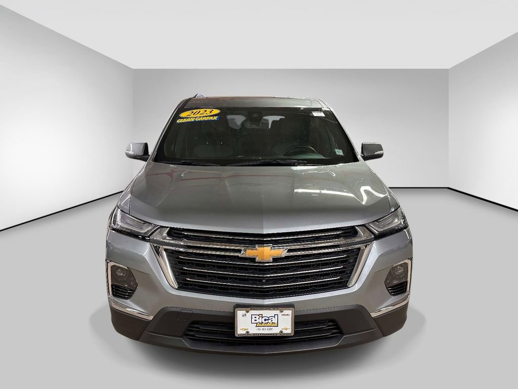 Used 2023 Chevrolet Traverse LT w/ LT Premium Package image 8