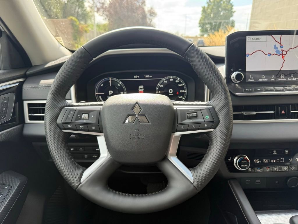 New 2025 Mitsubishi Outlander SEL image 8