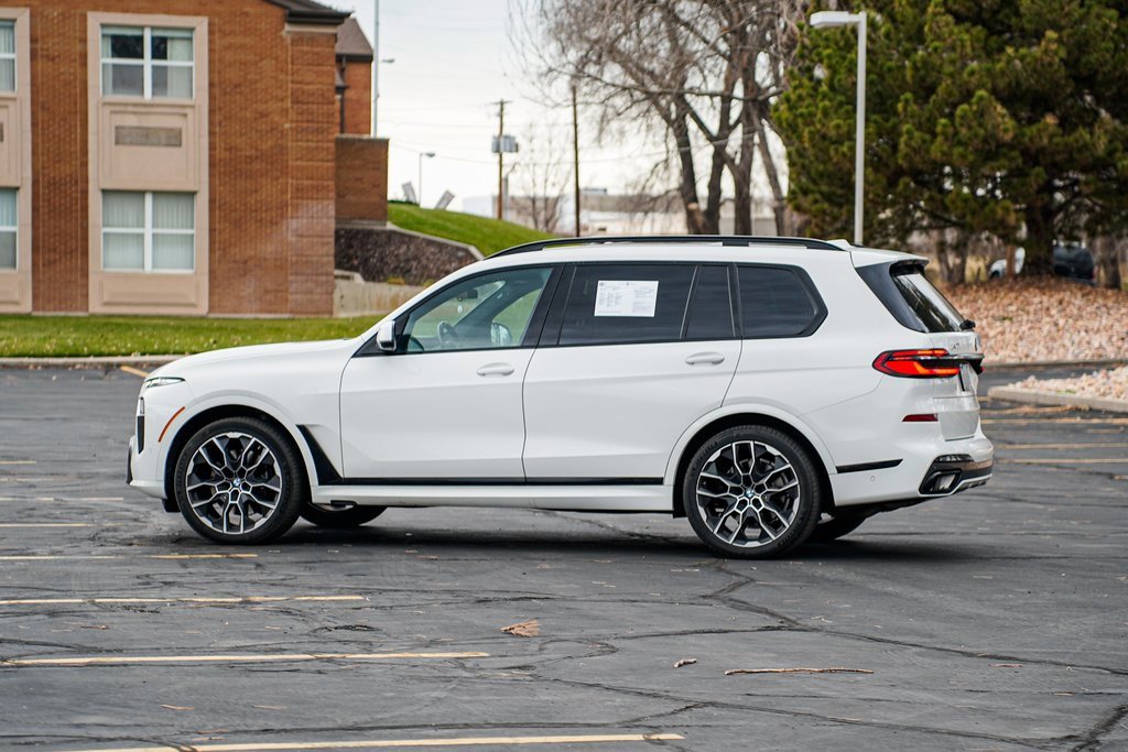 Used 2023 BMW X7 xDrive40i w/ M Sport Package image 7