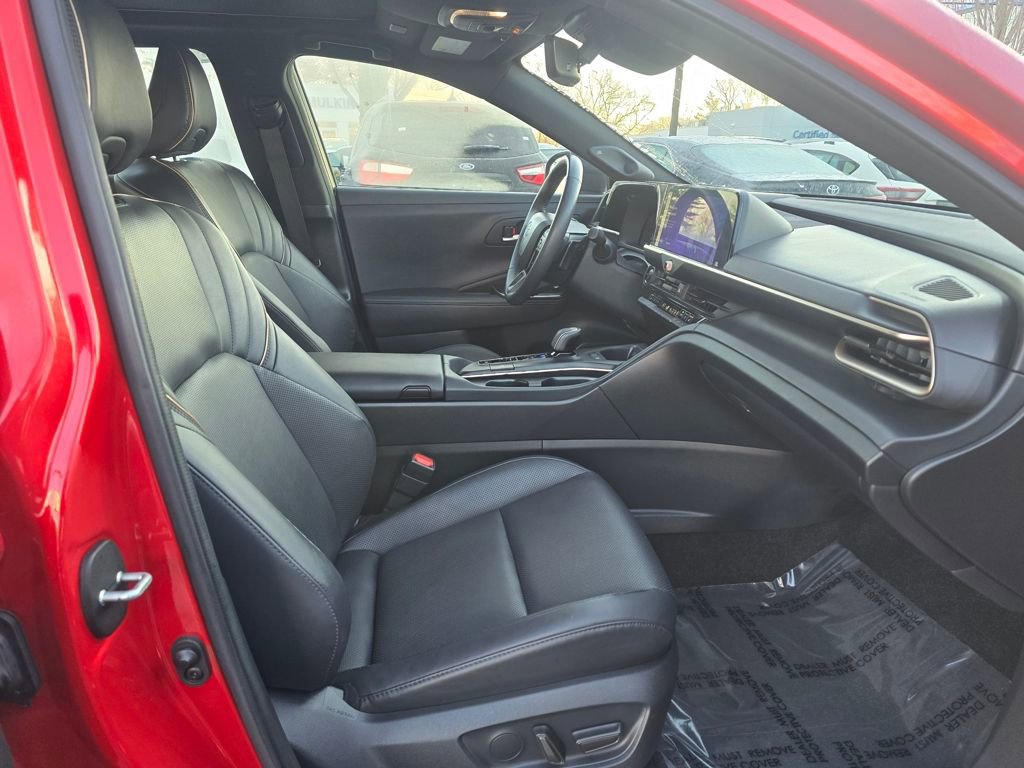 Certified 2023 Toyota Crown Platinum image 12