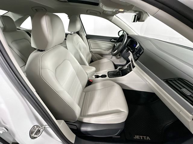 Used 2024 Volkswagen Jetta SE w/ Panoramic Sunroof Package image 29