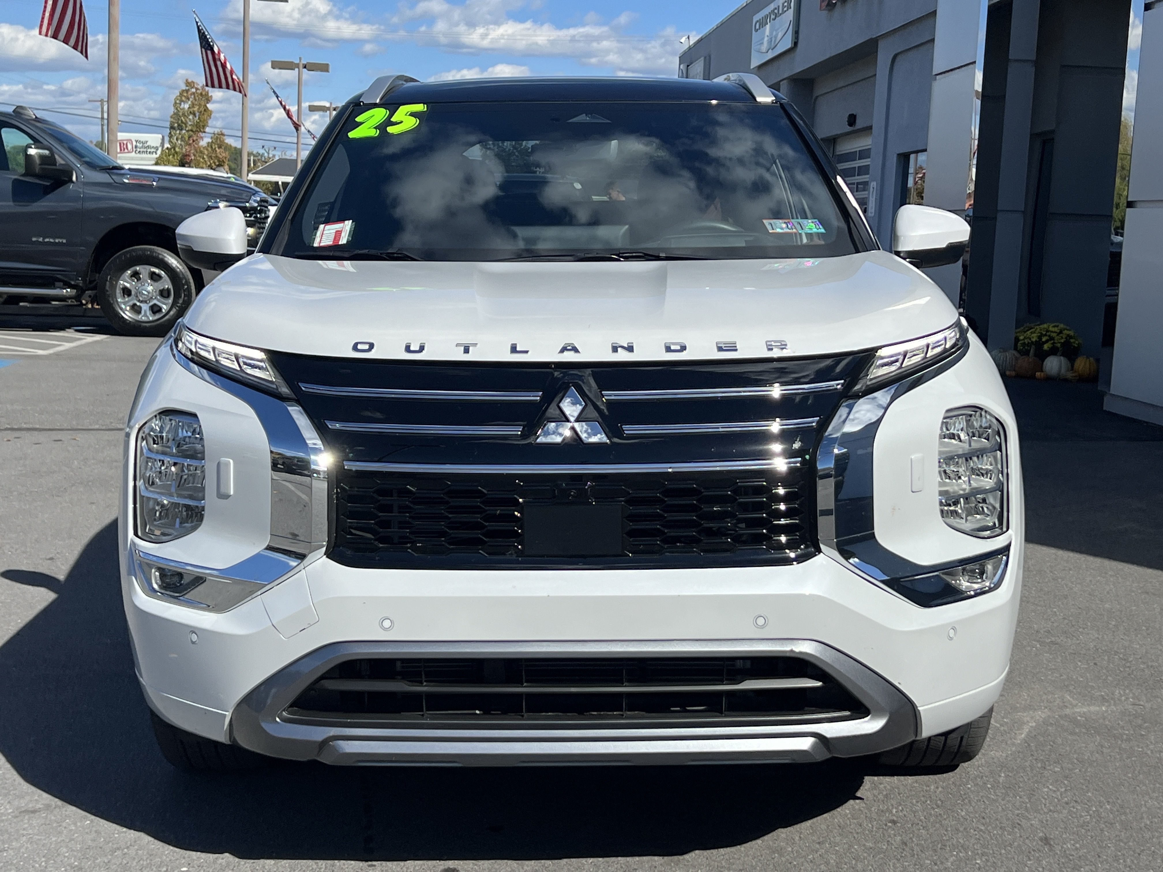 Used 2025 Mitsubishi Outlander SEL AWD/4WD image 9