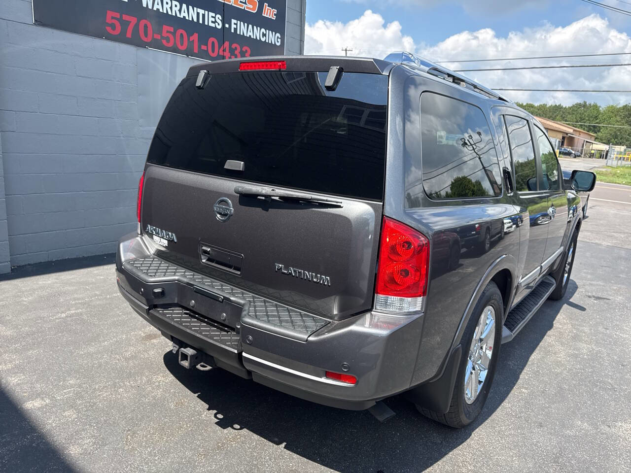 Used 2010 Nissan Armada Platinum image 9