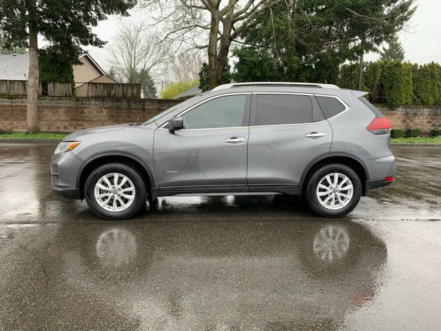 Used 2019 Nissan Rogue SV image 2