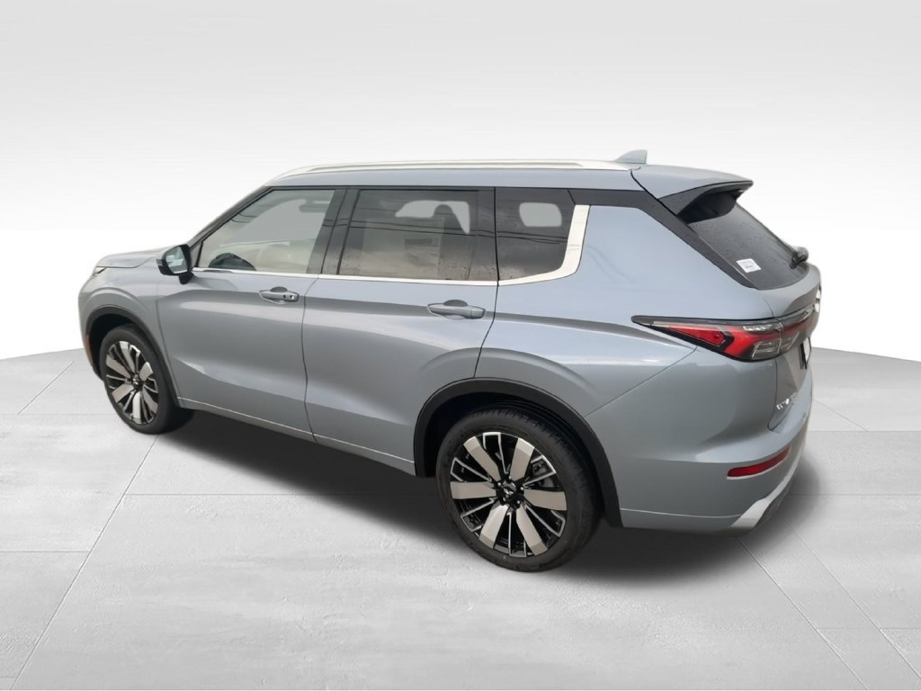 New 2026 Mitsubishi Outlander SEL FWD image 6