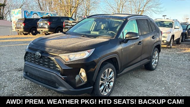 Used 2021 Toyota RAV4 XLE Premium image 3