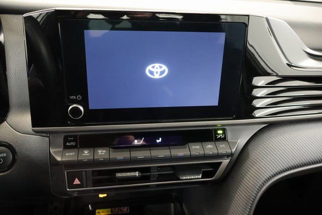 Used 2025 Toyota Camry SE image 22