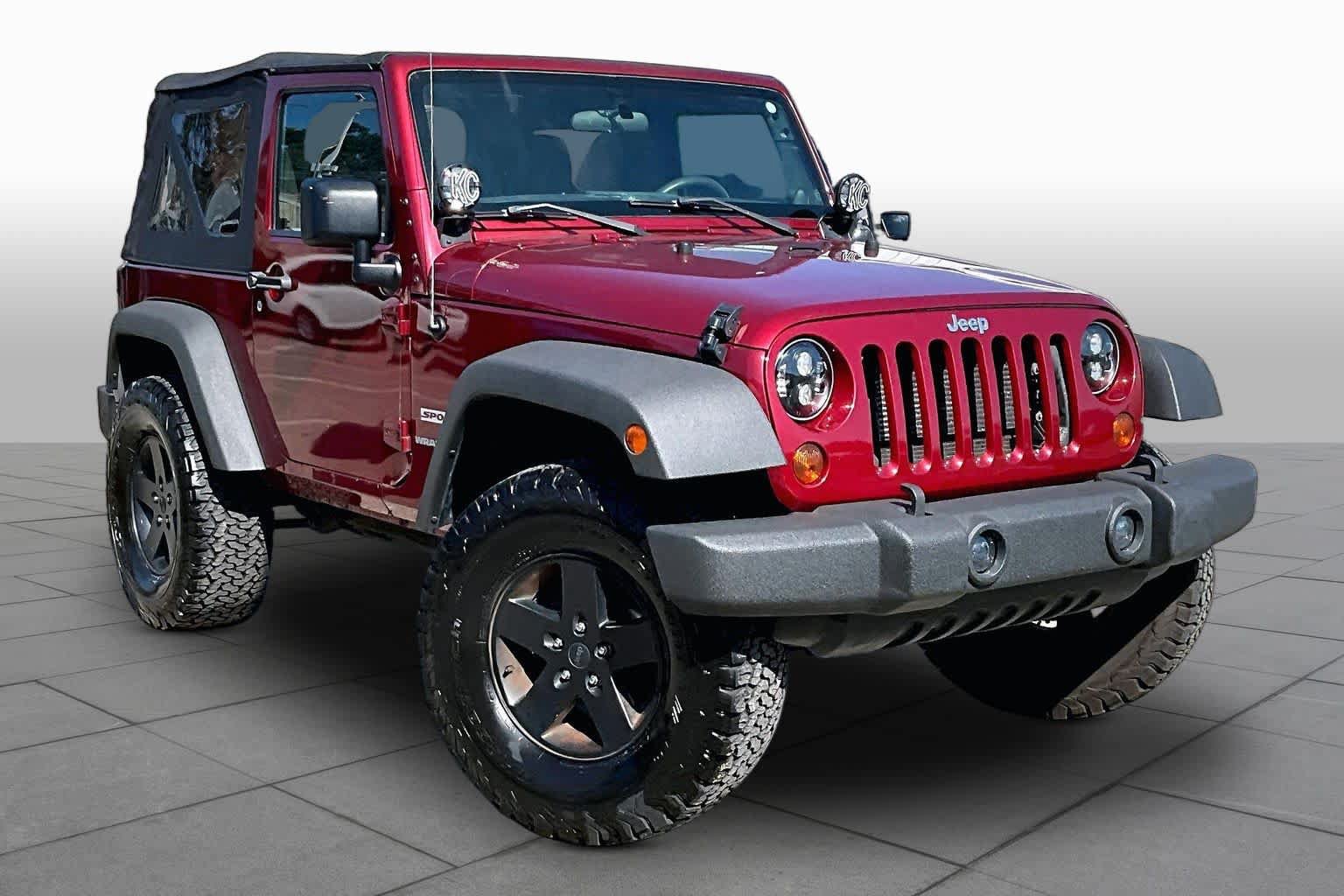 Used 2013 Jeep Wrangler Sport w/ Connectivity Group AWD/4WD image 3