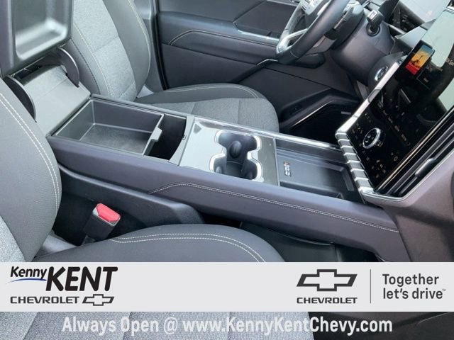 Used 2025 GMC Acadia Elevation image 17