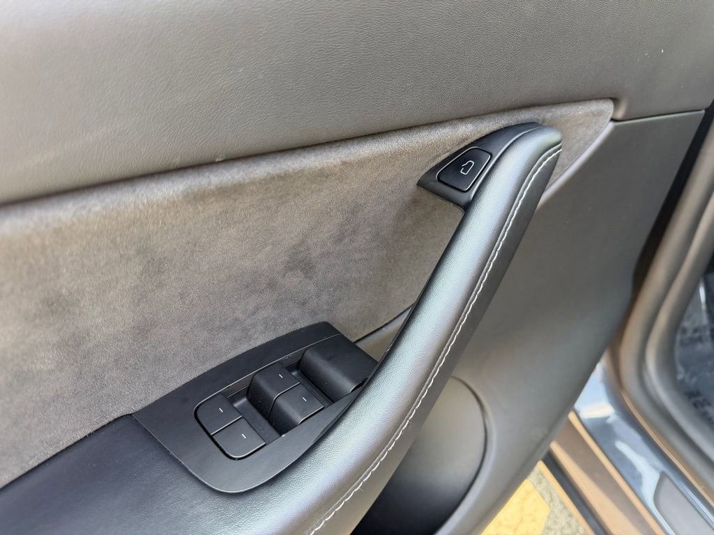 Used 2021 Tesla Model Y Performance image 13