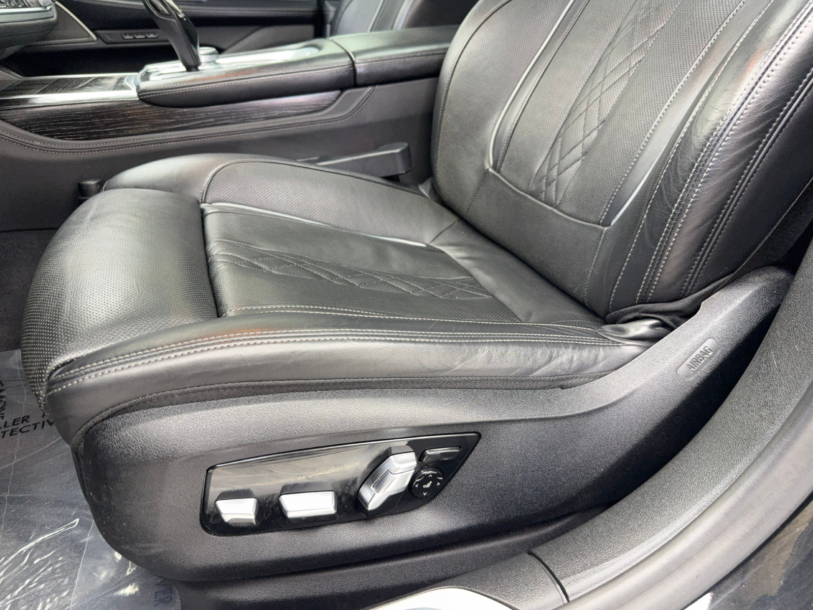 Used 2022 BMW 740i RWD image 34