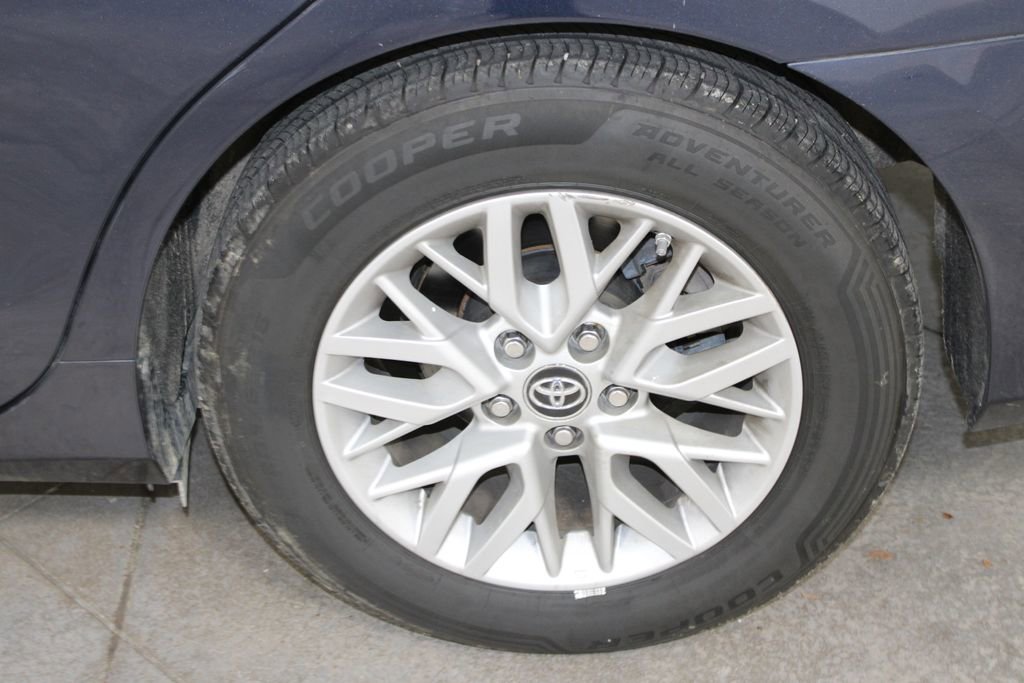 Used 2017 Toyota Camry LE image 41