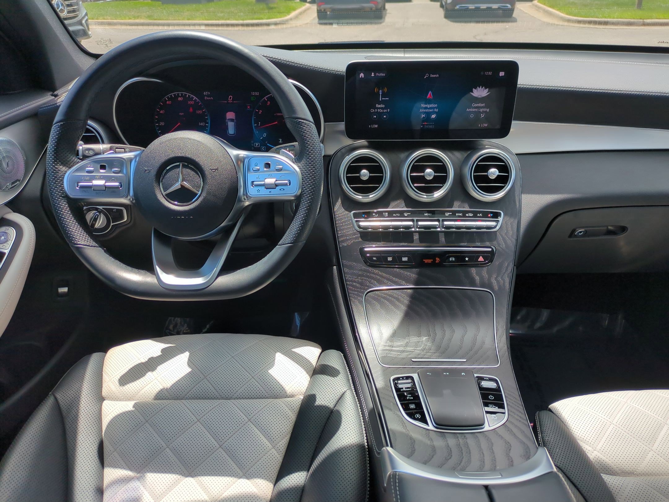Used 2020 Mercedes-Benz GLC 300 4MATIC image 32
