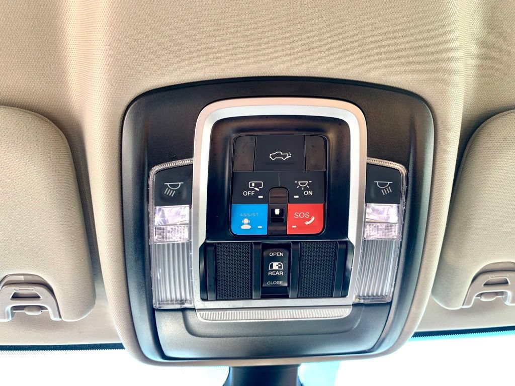Used 2024 RAM 2500 Limited AWD/4WD image 43