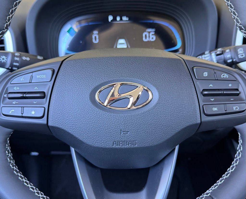New 2026 Hyundai Venue SEL FWD image 6