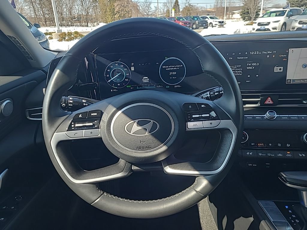 Used 2025 Hyundai Elantra Limited image 15