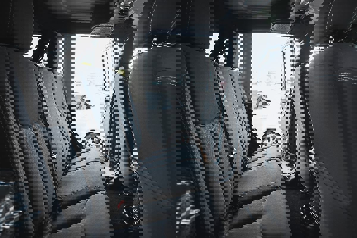 Used 2015 Jeep Wrangler Unlimited Rubicon w/ Connectivity Group image 29