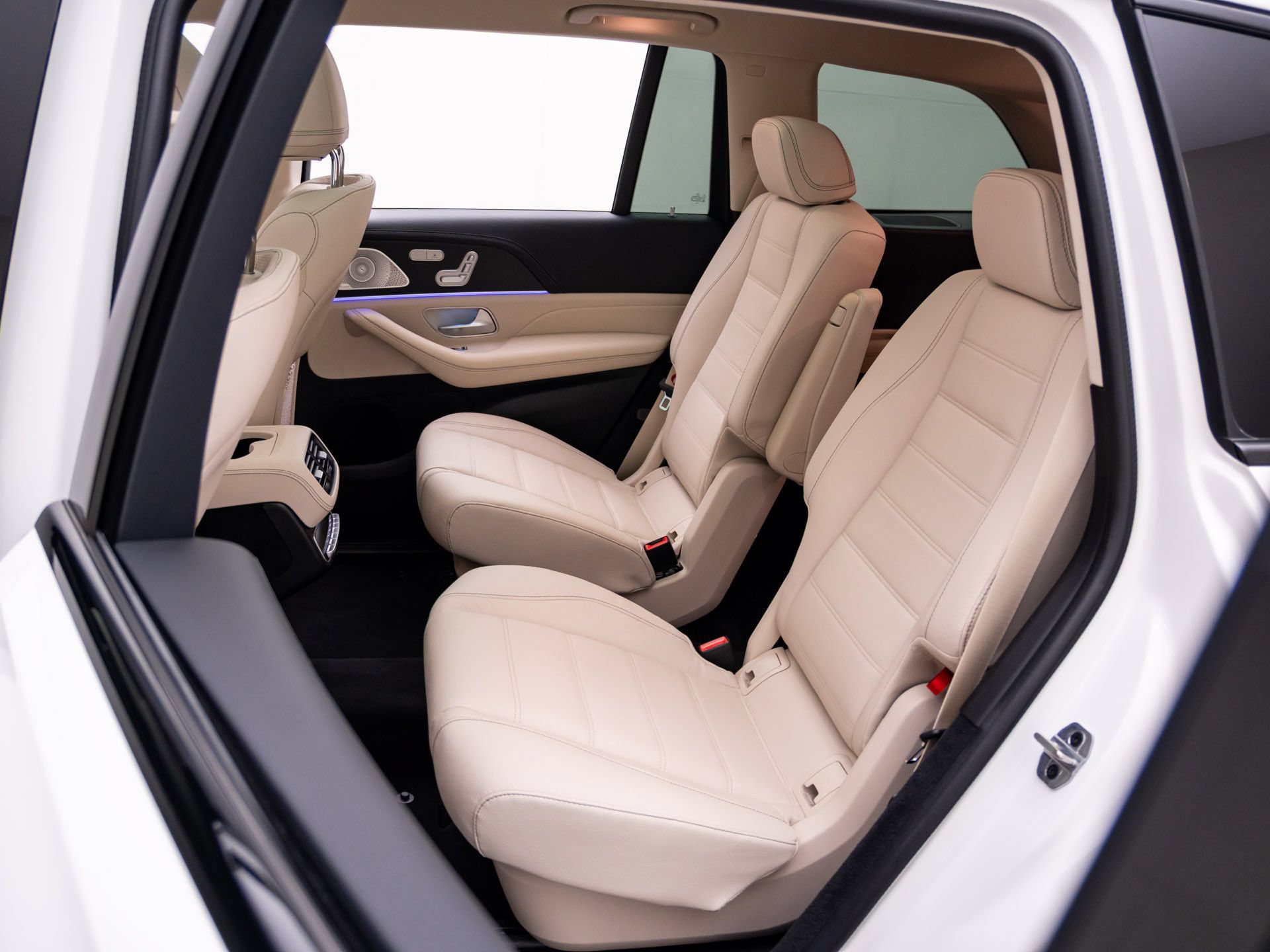 Used 2024 Mercedes-Benz GLS 450 4MATIC image 16