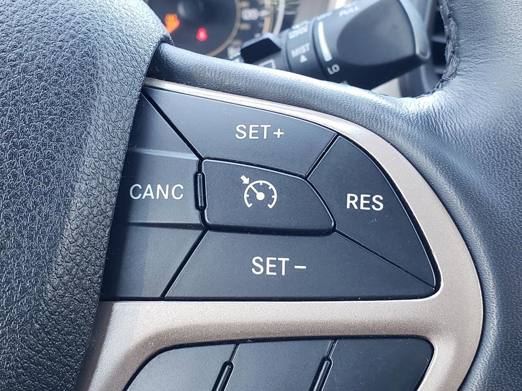 Used 2015 Jeep Cherokee Latitude w/ Cold Weather Group FWD image 18