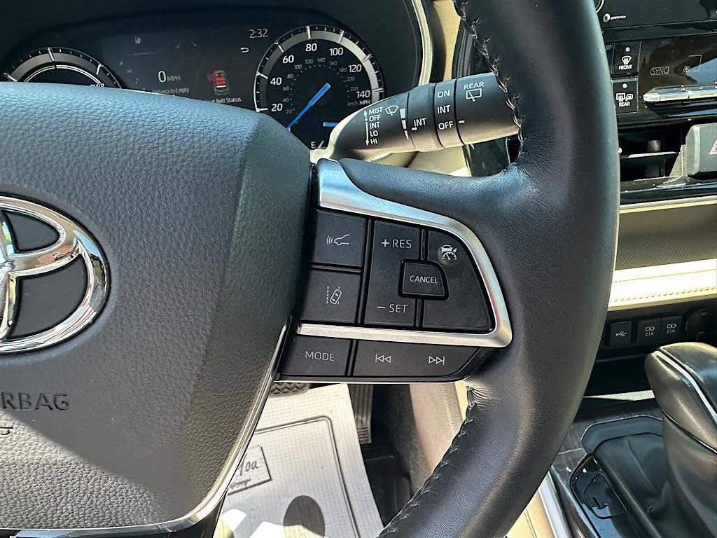 Used 2020 Toyota Highlander Limited AWD/4WD image 27