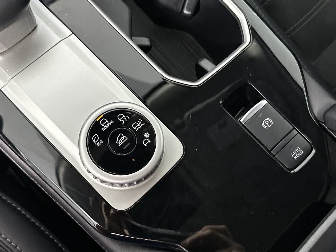 Used 2025 Mitsubishi Outlander SE FWD image 29