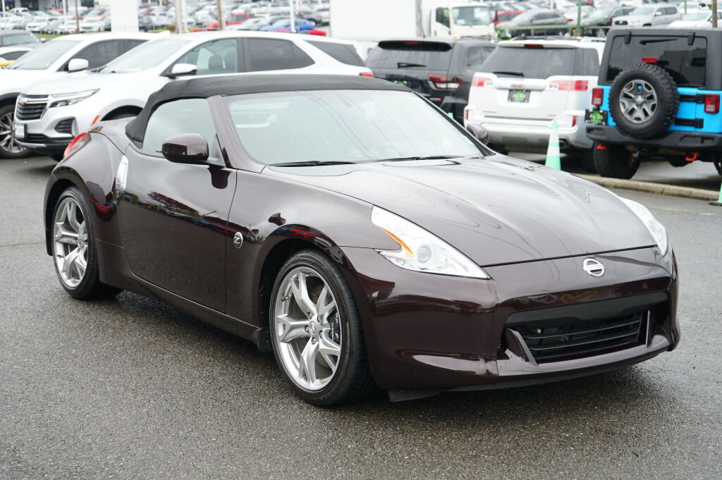 Used 2010 Nissan 370Z Touring w/ Sport Pkg RWD image 7