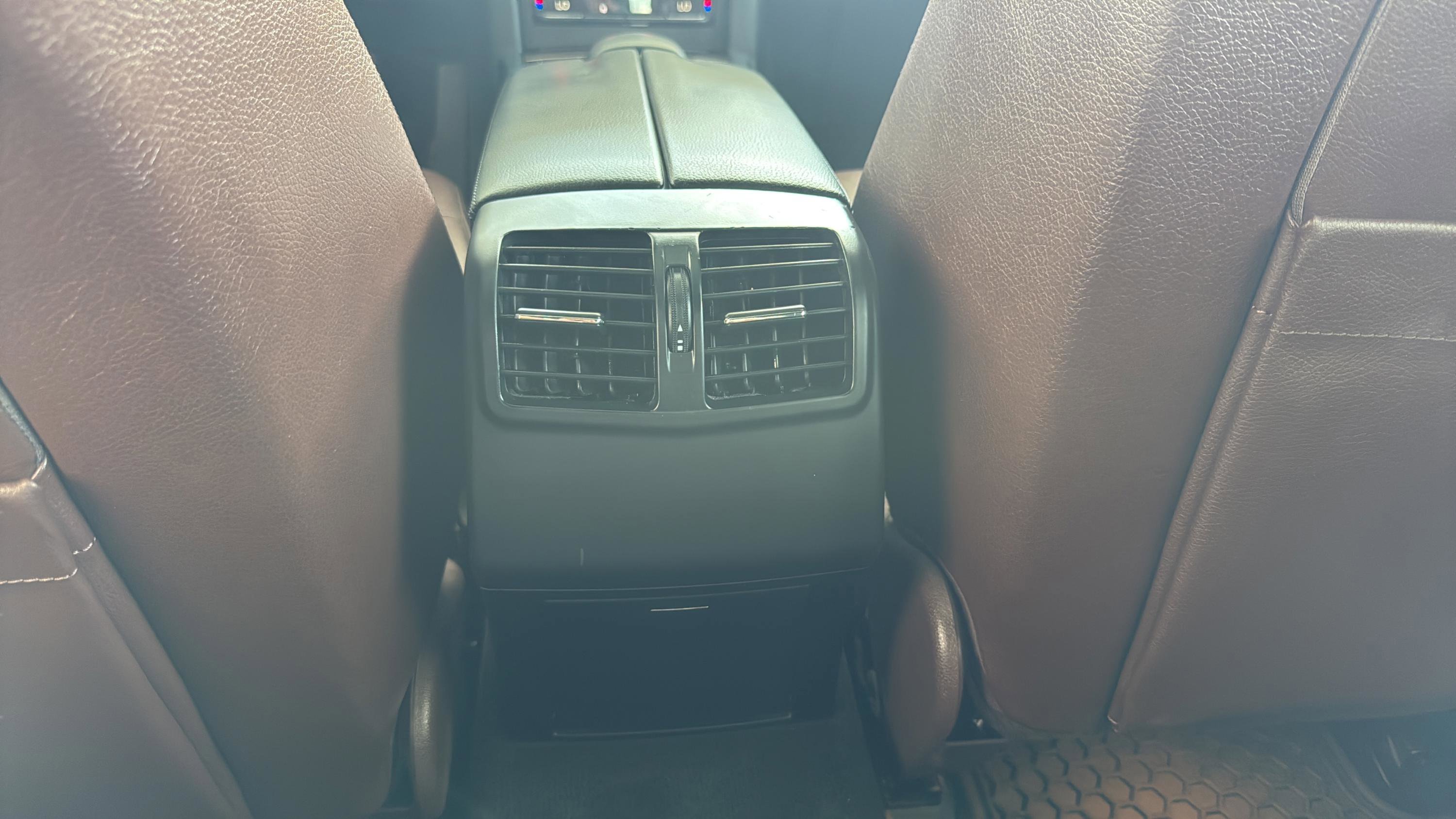 Used 2016 Mercedes-Benz E 350 Sedan image 31